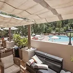 2135 3 Pieces Vue Dans Domaine Avec Piscines