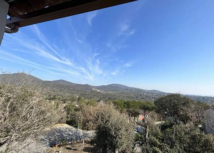 2135 3 Pieces Vue Dans Domaine Avec Piscines *